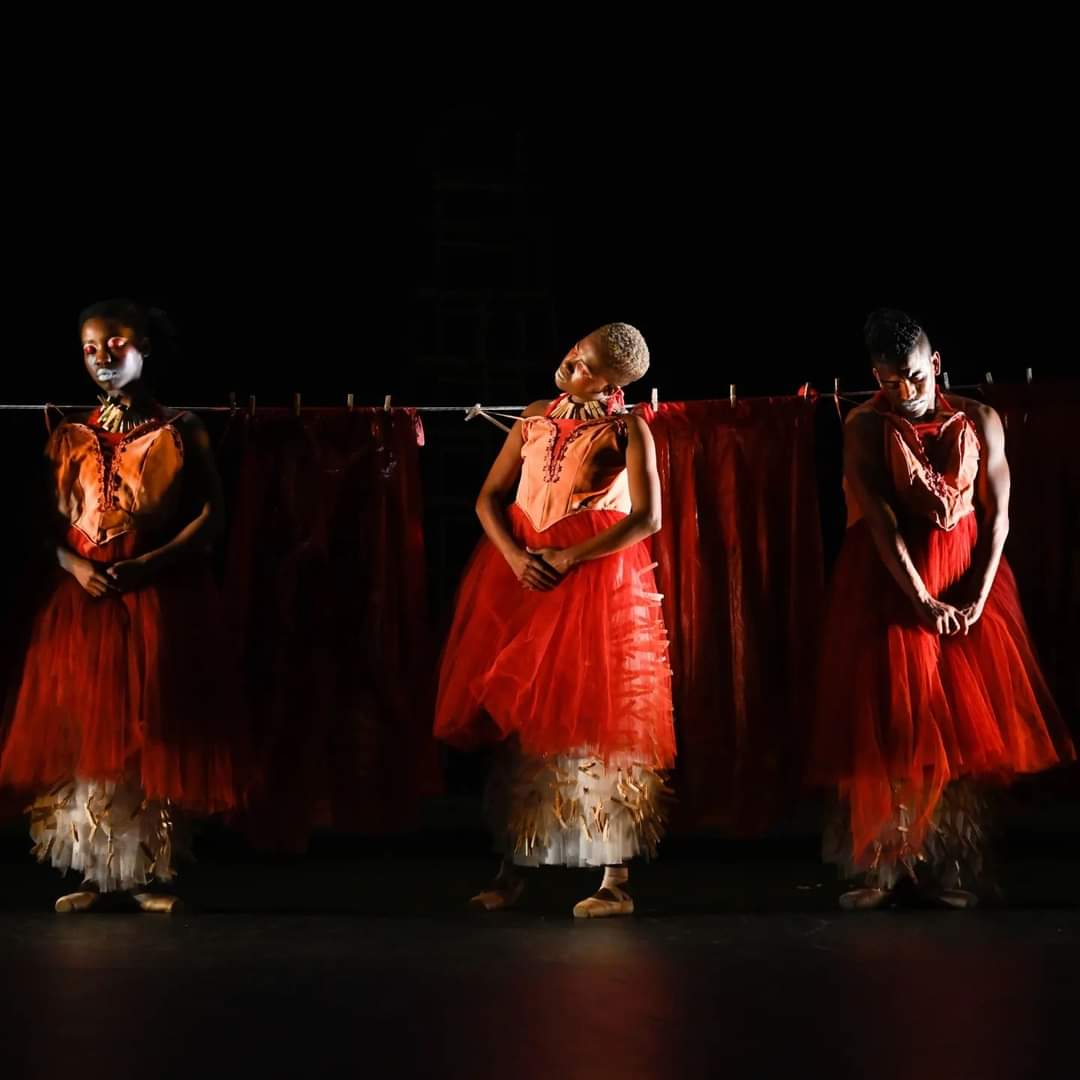 Mamela Nyamza: HATCHED ENSEMBLE – review • Afridiziak Theatre News